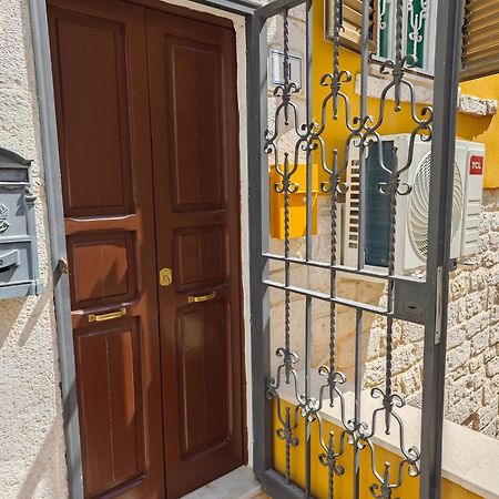 Dolce Terra Mia Apartment Trani Luaran gambar